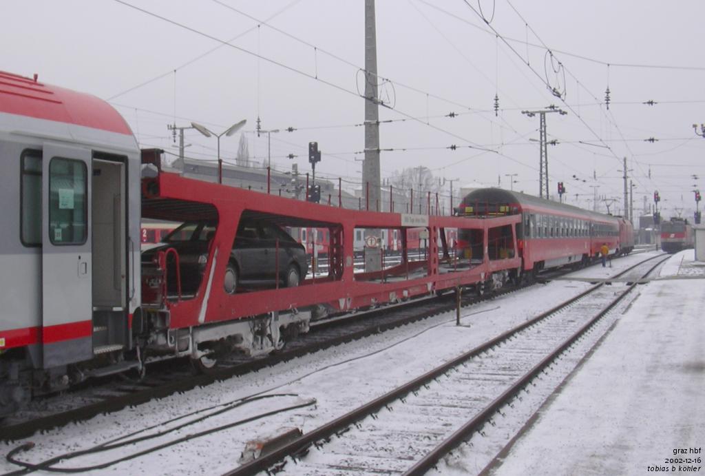 http://www.railfaneurope.net/pix/at/car/DDm/51_81_98-80_007-1_Graz1.jpg