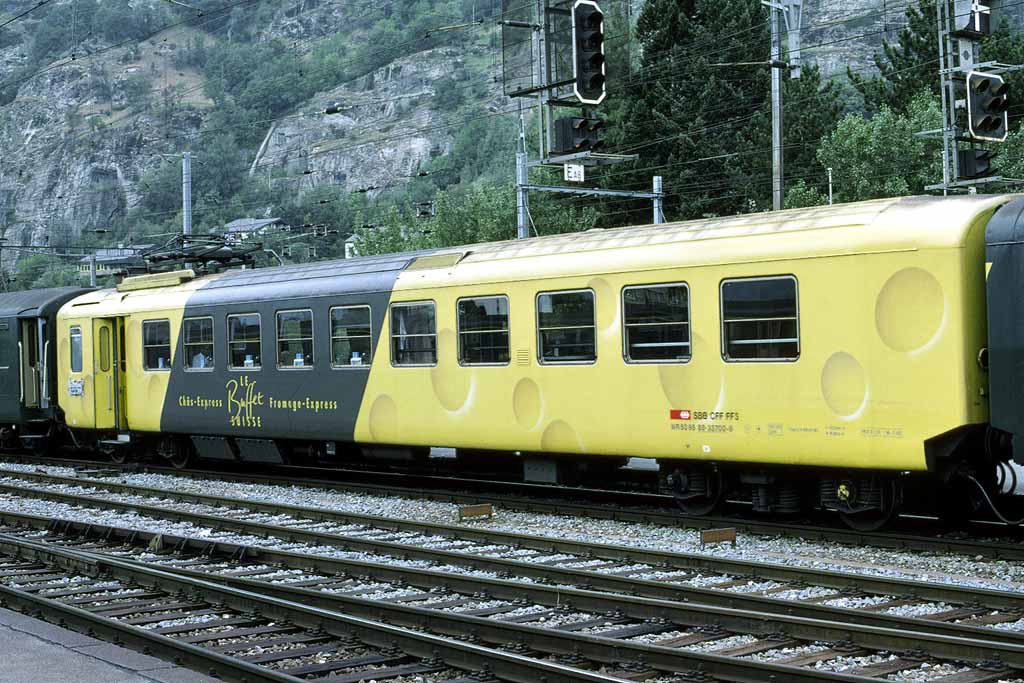 SBB_CFF_FFS_Chaes-Express_Brig_23_8_93.jpg