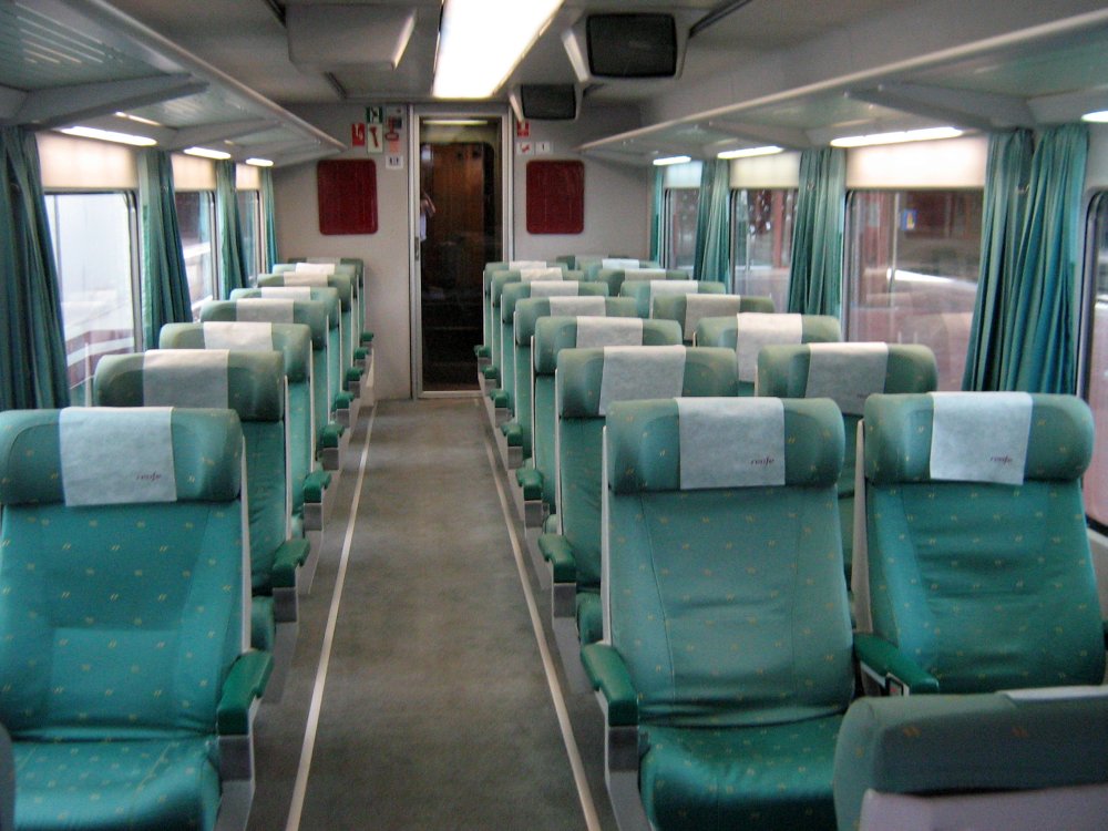 http://www.railfaneurope.net/pix/es/car/Talgo-Pendular/interior/Renfe_Talgo4R_zzA_b3.jpg