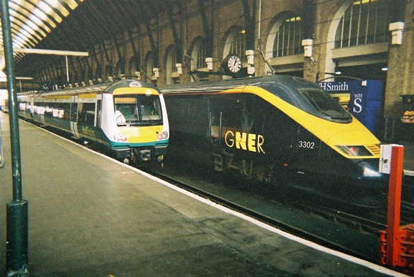 http://www.railfaneurope.net/pix/gb/diesel/dmu/170/HT/KX_02092004_3302.jpg