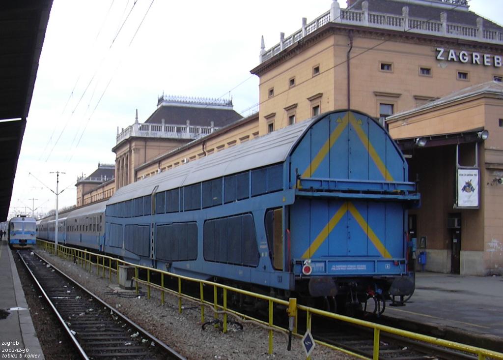 http://www.railfaneurope.net/pix/hr/car/MDDlm/51_78_98-00_001-6_1.jpg