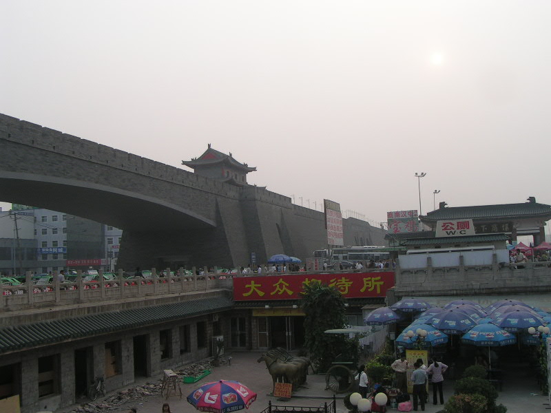 http://www.railfaneurope.net/pix/ne/China/station/Xian/07_161.jpg