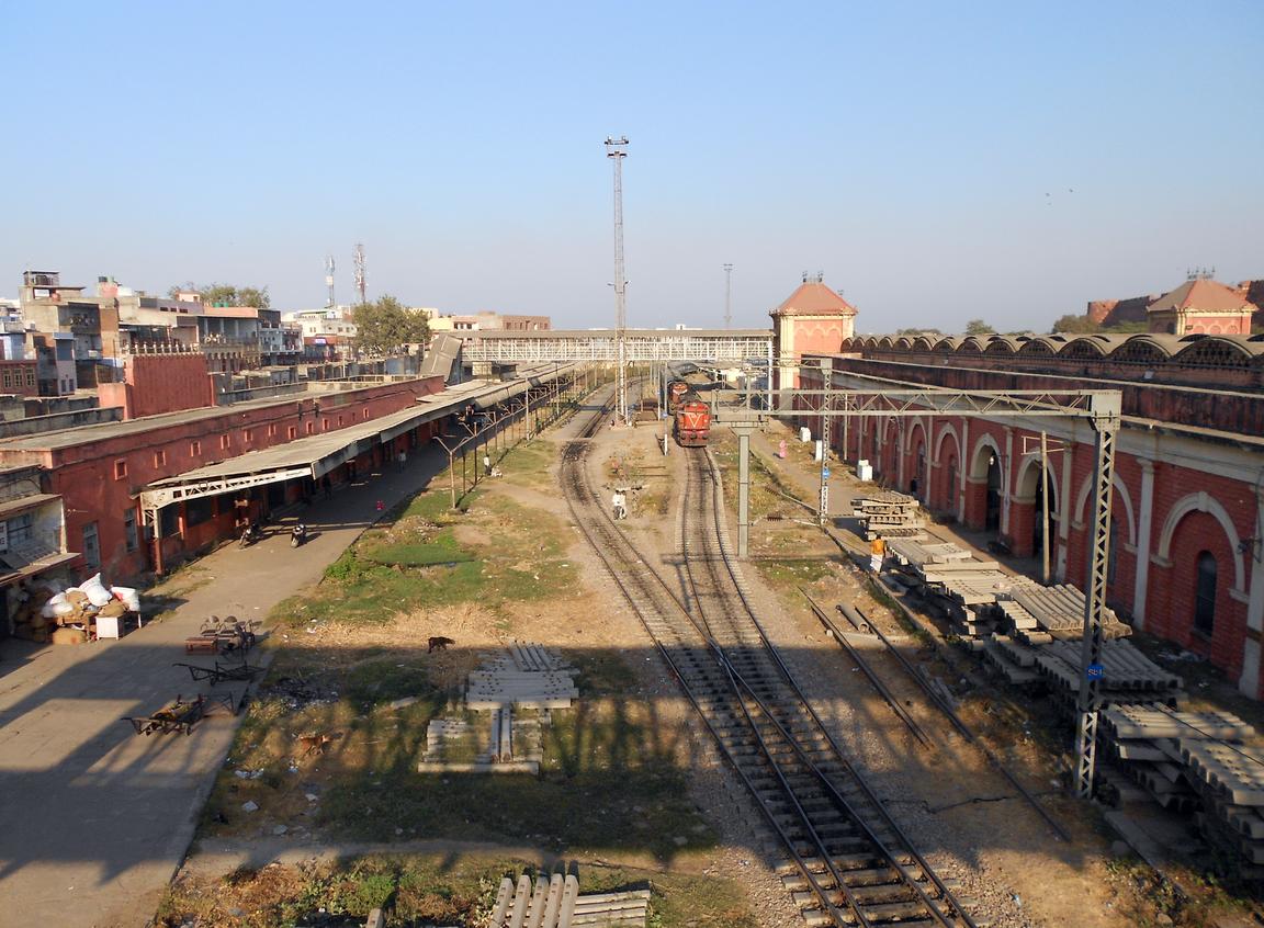 http://www.railfaneurope.net/pix/ne/India/station/AF_station1.jpg