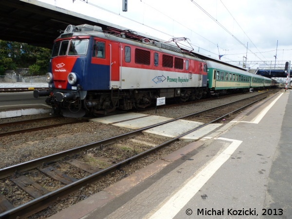 http://www.railfaneurope.net/pix/pl/electric/EP07P/EP07P-2002.jpg